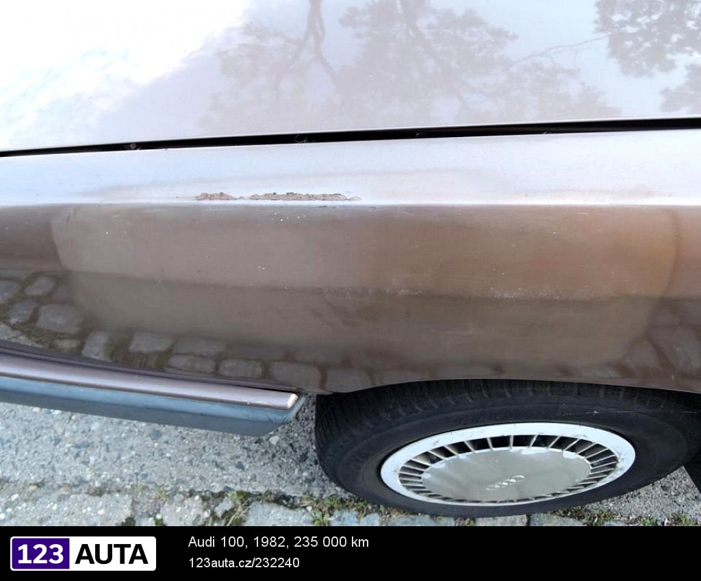 Audi 100, 1982 - pohled č. 9
