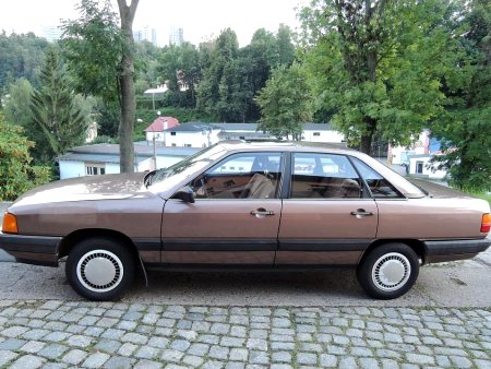Audi 100, 1982 - pohled č. 2
