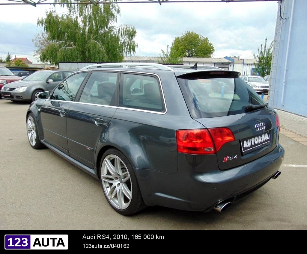 Audi RS4, 2010 - pohled č. 3