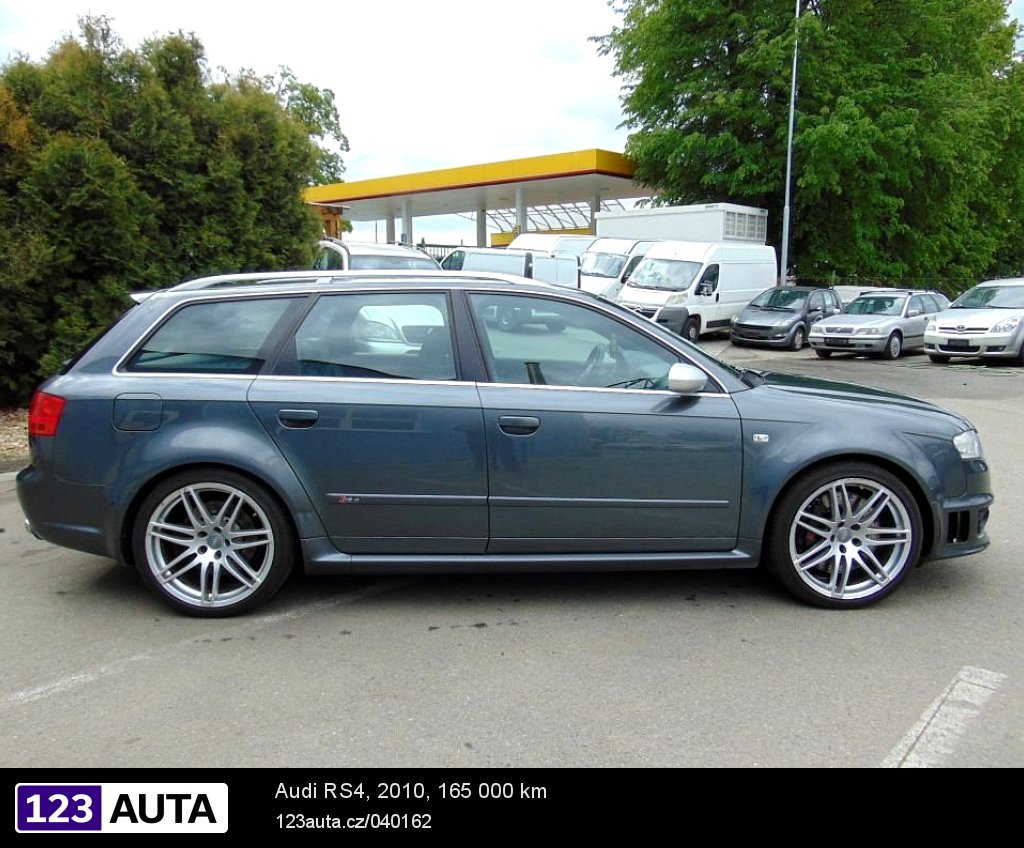 Audi RS4, 2010 - pohled č. 6