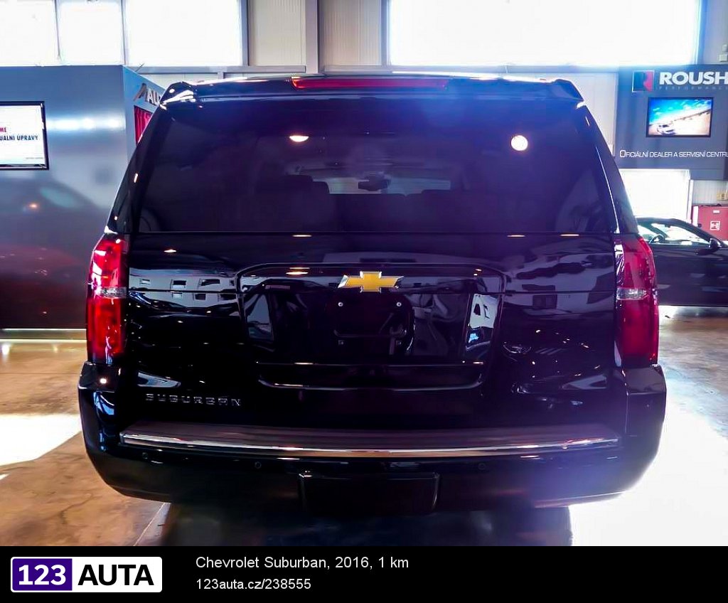 Chevrolet Suburban, 2016 - pohled č. 5