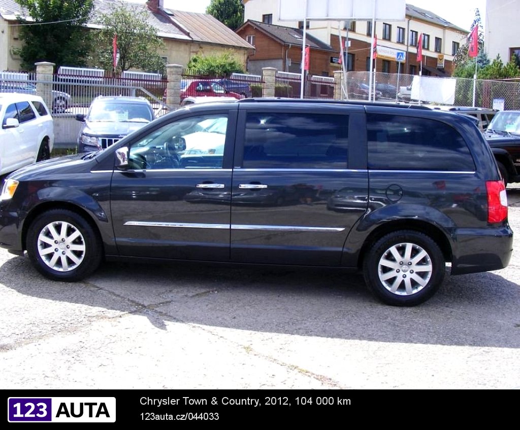 Chrysler Town & Country, 2012 - pohled č. 4