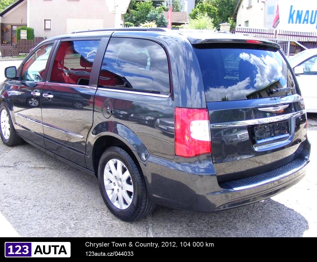 Chrysler Town & Country, 2012 - pohled č. 5