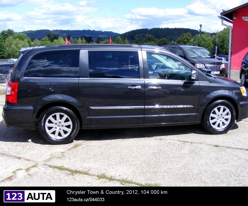 Chrysler Town & Country, 2012 - pohled č. 8