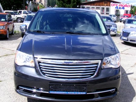 Chrysler Town & Country, 2012 - pohled č. 2