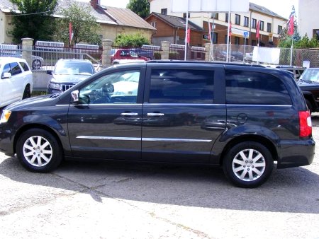 Chrysler Town & Country, 2012 - pohled č. 4