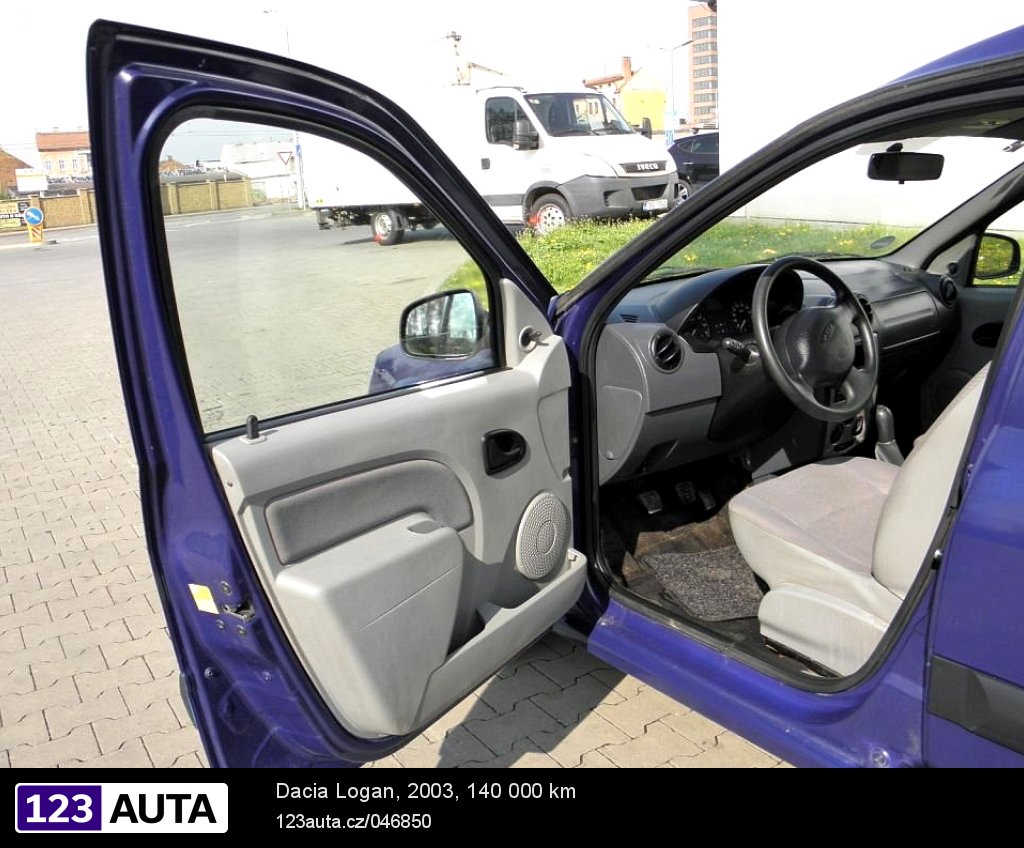 Dacia Logan, 2003 - pohled č. 3