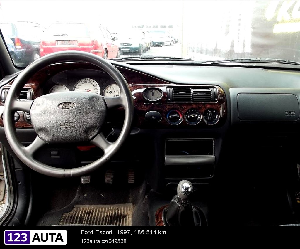 Ford Escort, 1997 - pohled č. 3