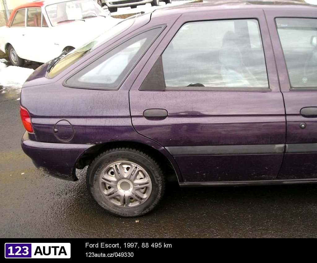 Ford Escort, 1997 - pohled č. 8