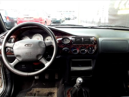 Ford Escort, 1997 - pohled č. 3
