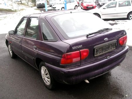 Ford Escort, 1997 - pohled č. 4