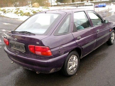 Ford Escort, 1997 - pohled č. 6