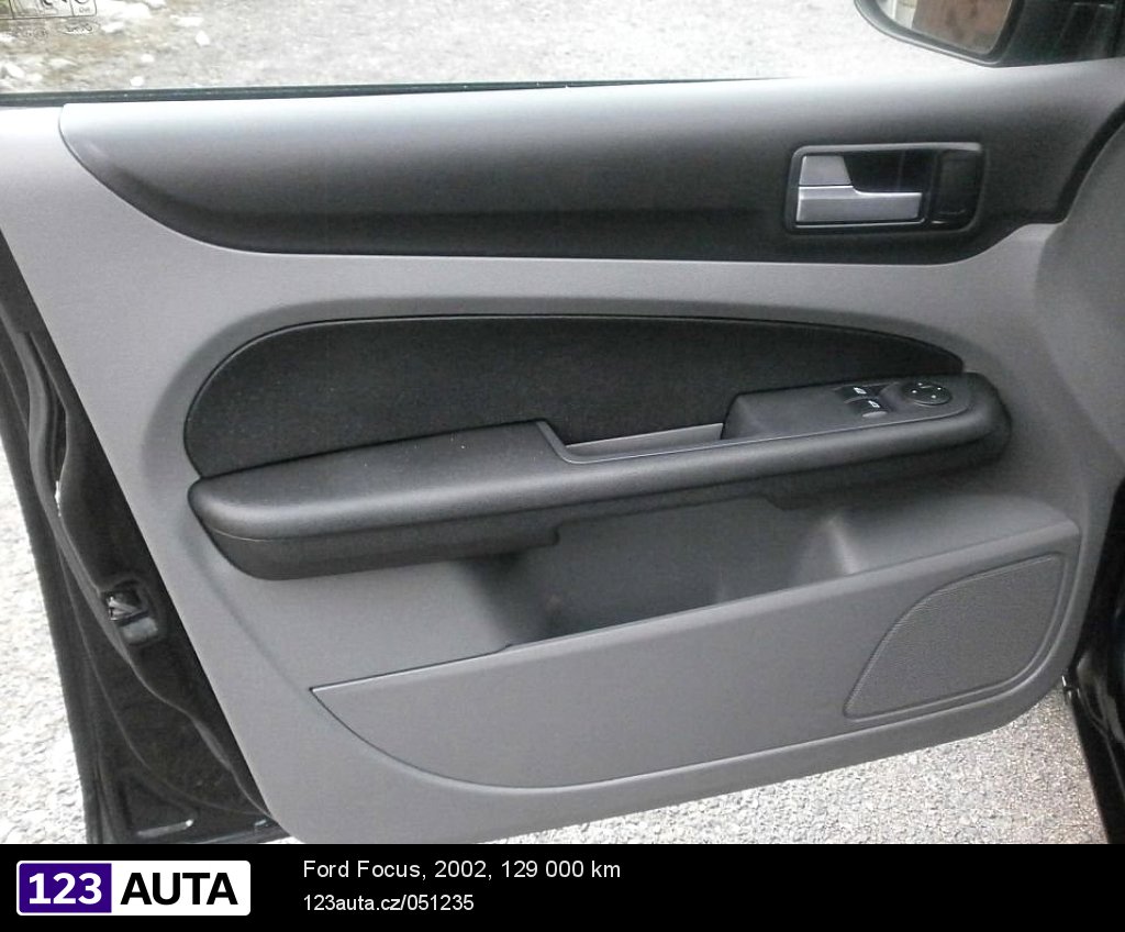 Ford Focus, 2002 - pohled č. 6