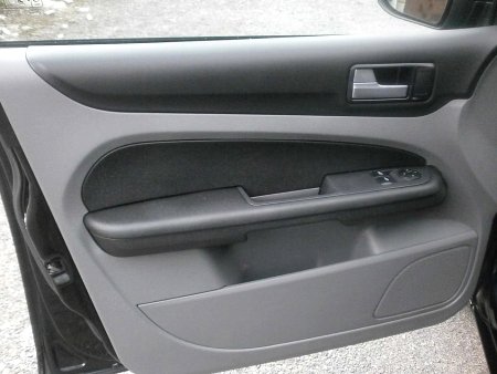 Ford Focus, 2002 - pohled č. 6