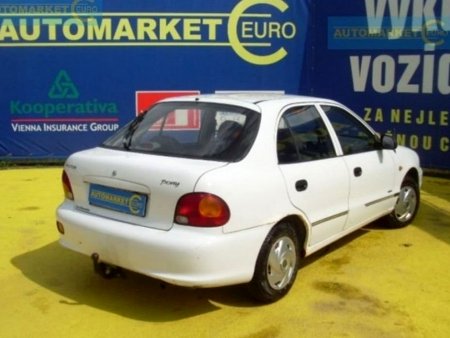 Hyundai Pony, 1996 - pohled č. 5