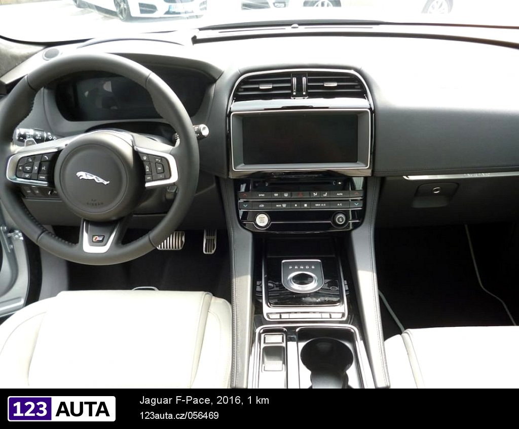 Jaguar F-Pace, 2016 - pohled č. 5