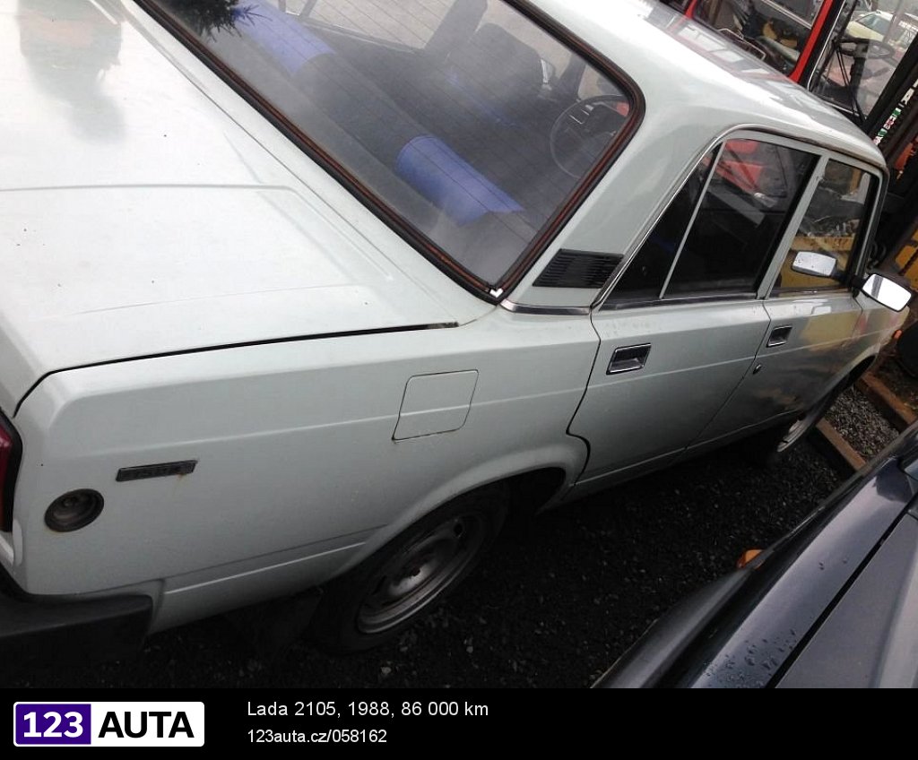 Lada 2105, 1988 - pohled č. 4
