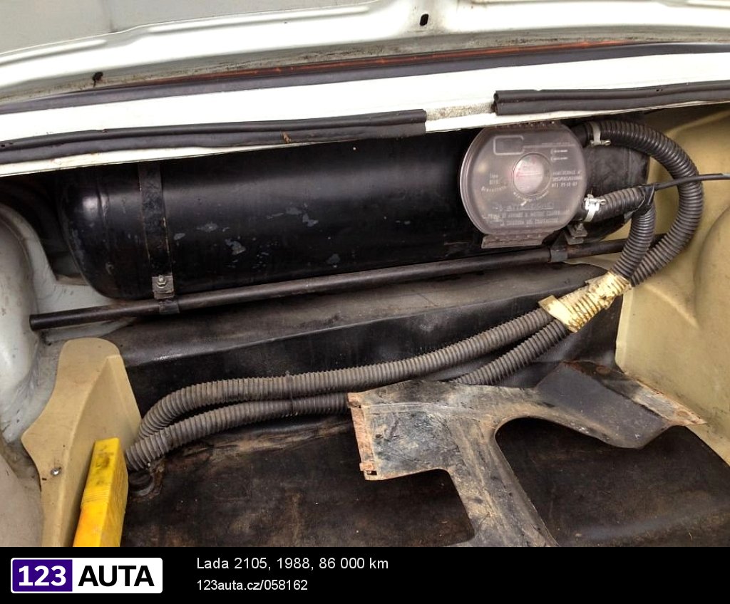 Lada 2105, 1988 - pohled č. 6