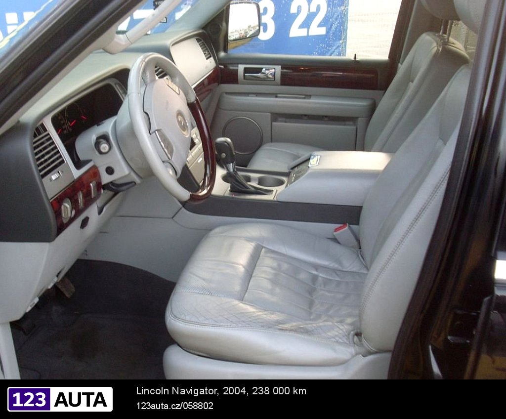 Lincoln Navigator, 2004 - pohled č. 8