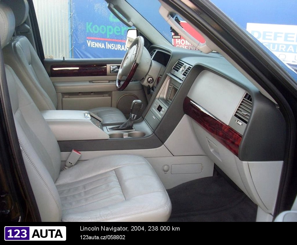 Lincoln Navigator, 2004 - pohled č. 9