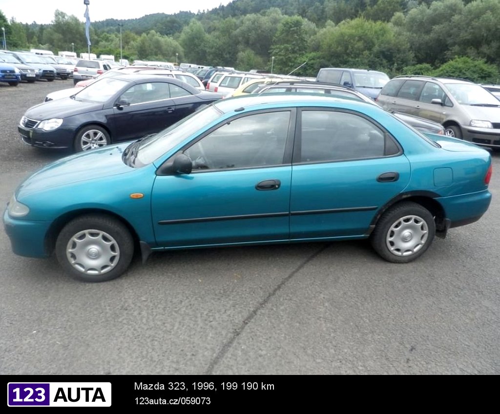 Mazda 323, 1996 - pohled č. 3