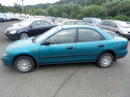 Mazda 323, 1996 - pohled č. 3