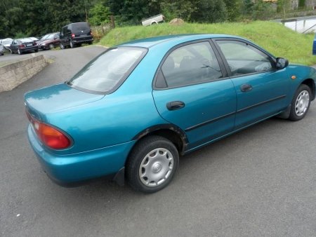 Mazda 323, 1996 - pohled č. 8