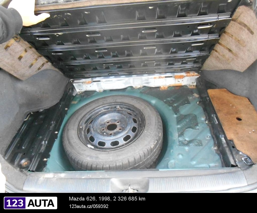 Mazda 626, 1998 - pohled č. 9