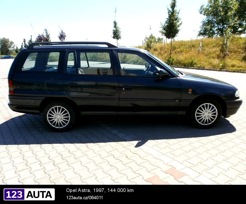 Opel Astra, 1997 - pohled č. 4