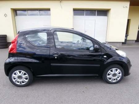 Peugeot 107, 2004 - pohled č. 5