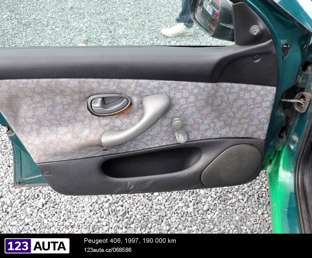Peugeot 406, 1997 - pohled č. 9