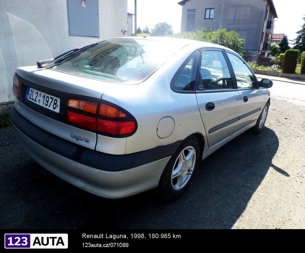 Renault Laguna, 1998 - pohled č. 4