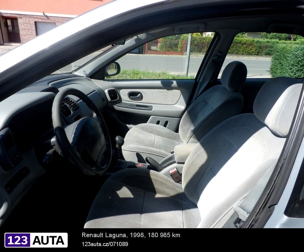 Renault Laguna, 1998 - pohled č. 7