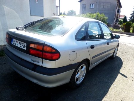 Renault Laguna, 1998 - pohled č. 4