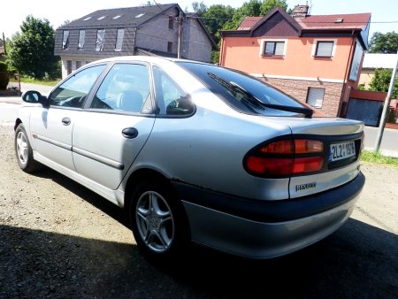 Renault Laguna, 1998 - pohled č. 6