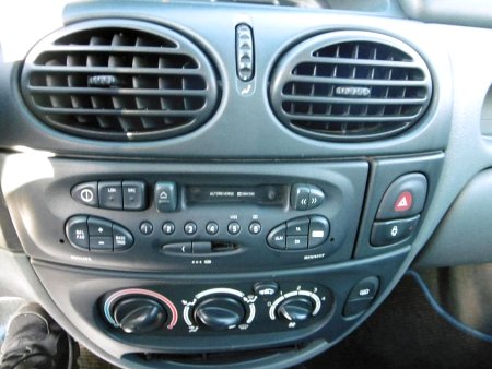 Renault Mégane, 1997 - pohled č. 8