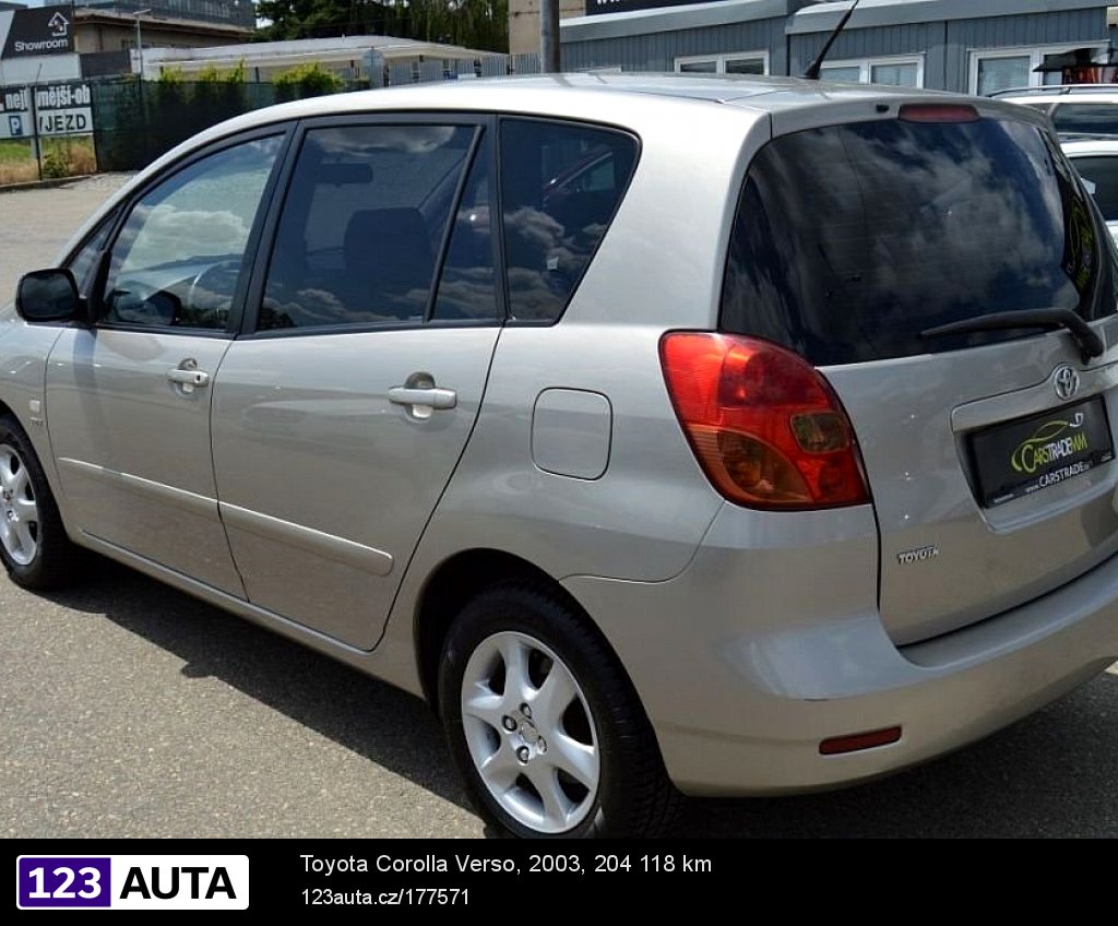 Toyota Corolla Verso, 2003 - pohled č. 3