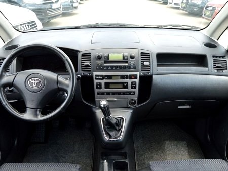 Toyota Corolla Verso, 2003 - pohled č. 4