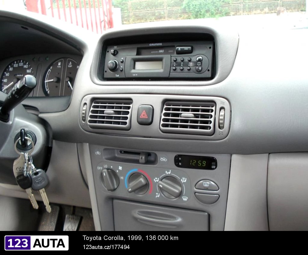 Toyota Corolla, 1999 - pohled č. 8