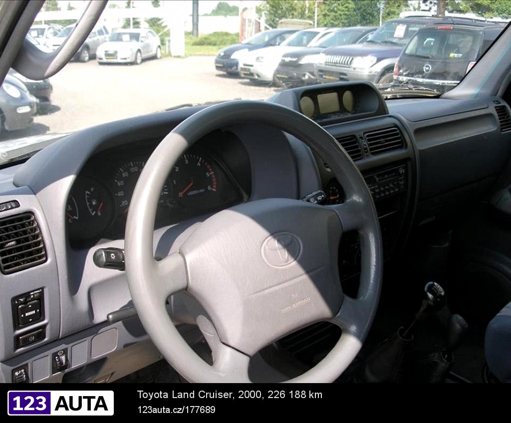 Toyota Land Cruiser, 2000 - pohled č. 5