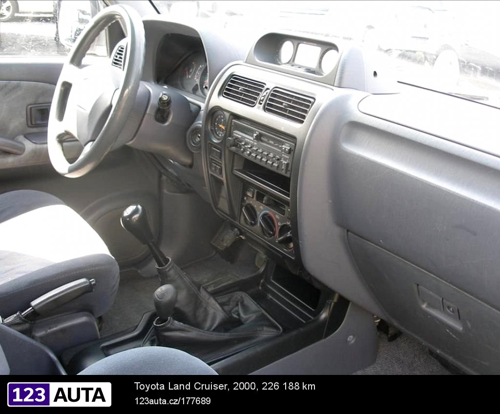 Toyota Land Cruiser, 2000 - pohled č. 7