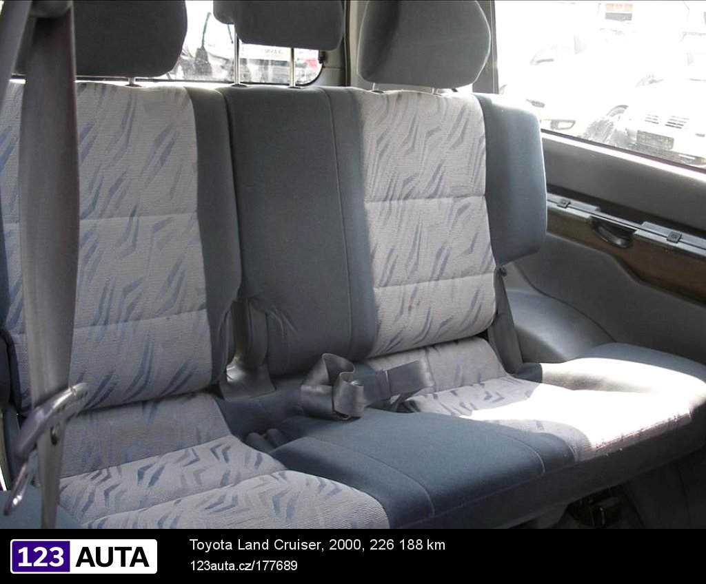 Toyota Land Cruiser, 2000 - pohled č. 8